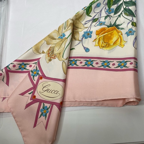 Scarf - Picture 7 of 15